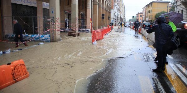 Allagamento in via Saffi a Bologna per l'esondazione del torrente Ravone Photo Michele NucciLaPresse